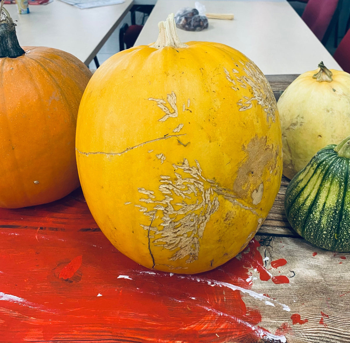 Πώς να δημιουργήσετε διακοσμήσεις για το Halloween