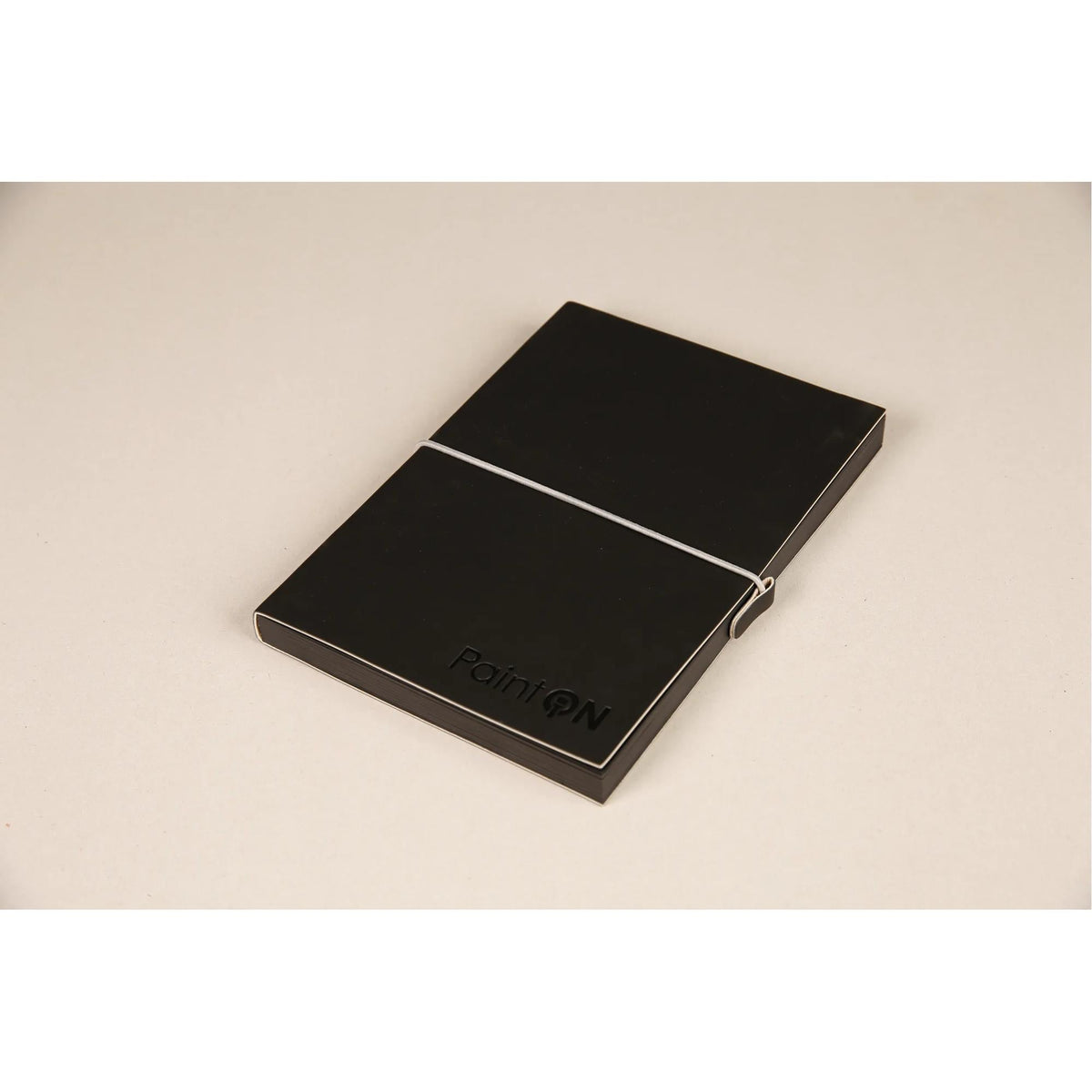 Блок с черна хартия CLAIREFONTAINE Paint'On 250 g/m² - 32 листа (A5 – 14 x 14 cm)
