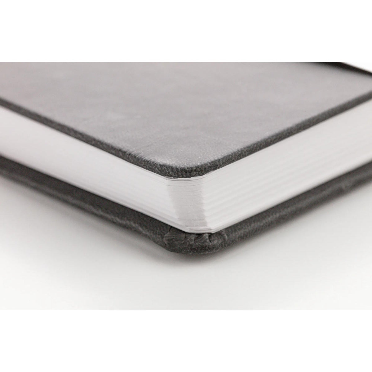 Скицник с твърди корици DARWI Black A4 140 g 80 л.