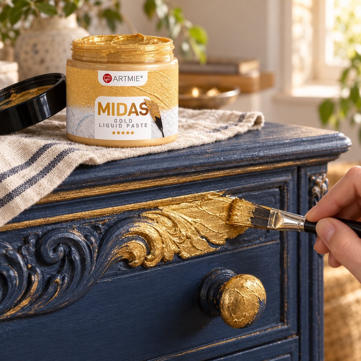 Позлатяване на резбован скрин с четка — златна метална паста ARTMIE MIDAS