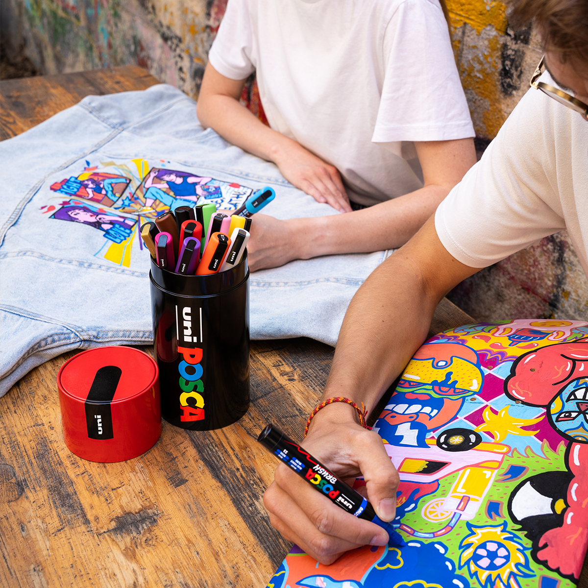 Комбиниран комплект маркери Posca в метална кутия – 13 бр. (PC-3M, PC-5M, PC-5BR)