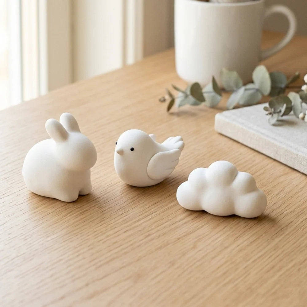 Леки фигурки, моделирани от маса Cloudy Clay